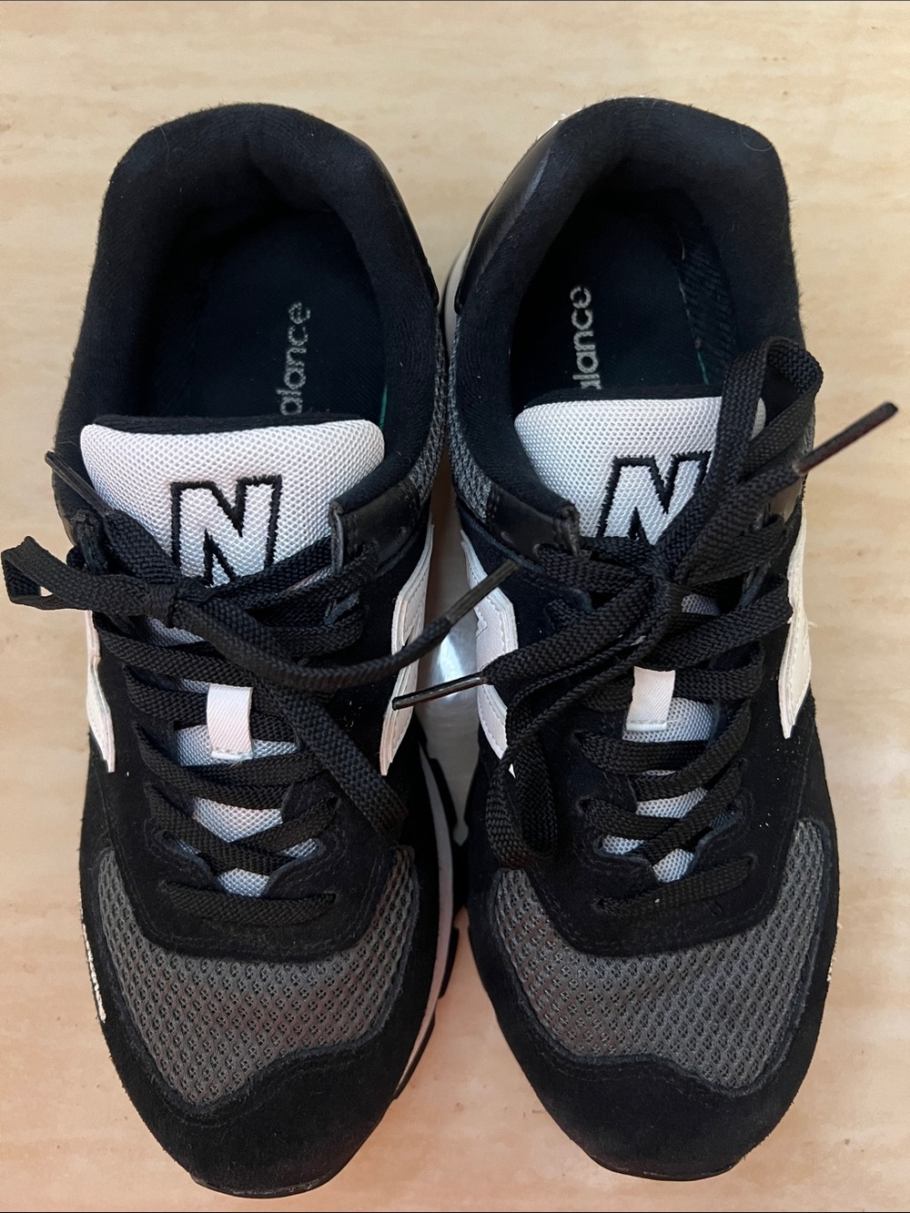 New Balance Men's Black and White 574 Retro Runner - Picture 2 of 3